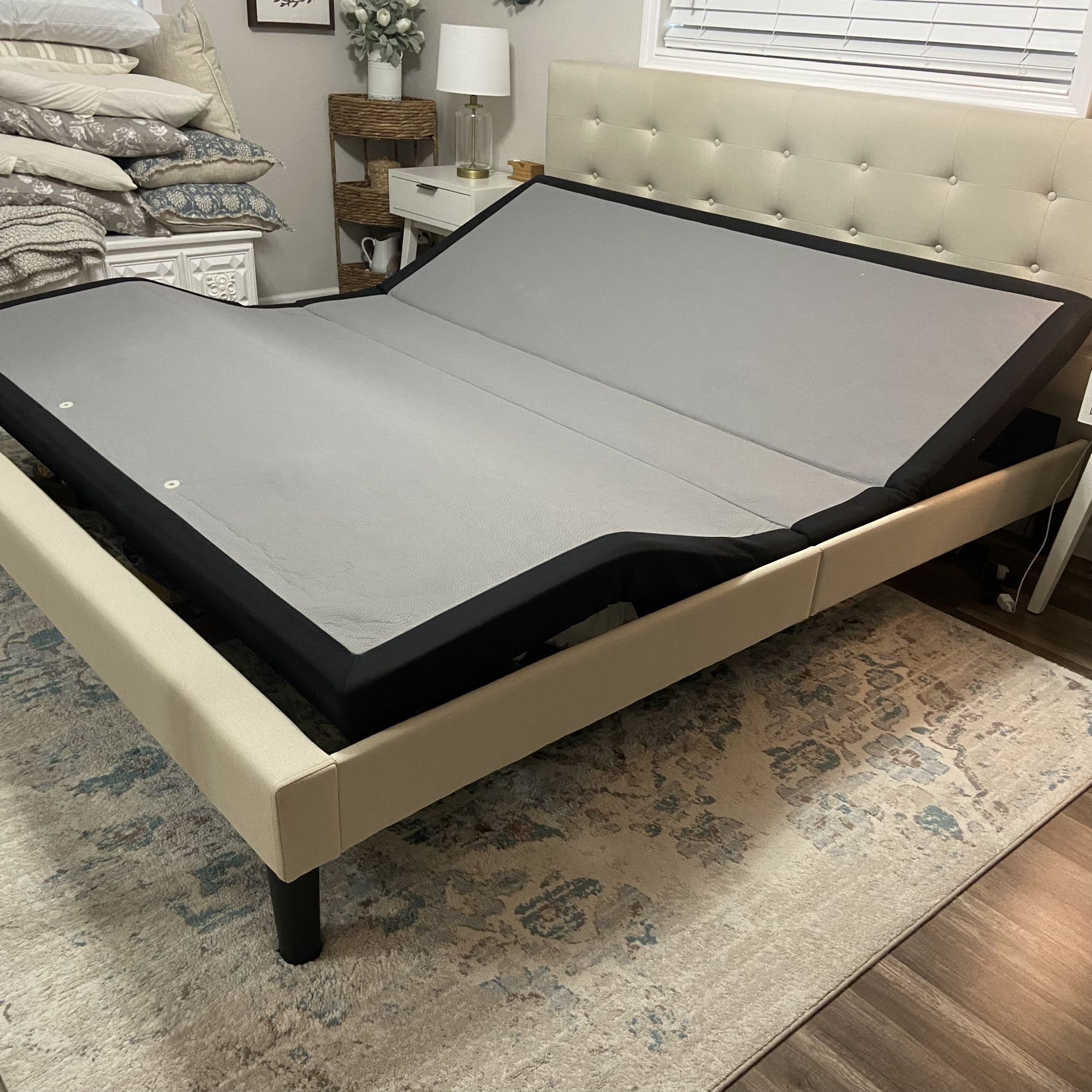 Mattress Firm Adjustable Base For king Bed for Sale in Pinellas Park