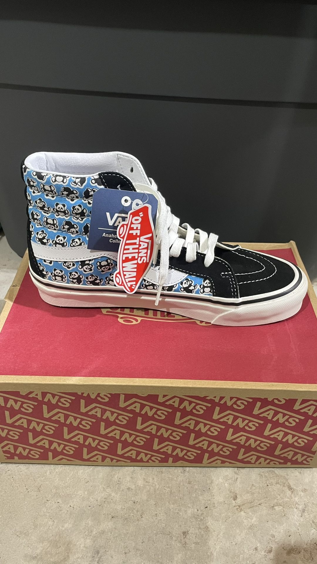 Limited Edition Vans Sk8-hi 38 DX