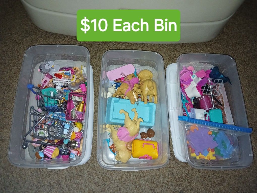 Doll Clothes and Accessories 