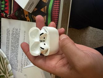 AirPods 4 (ANC) + Case + Box — CLEAN / RESET / NEED GONE TODAY