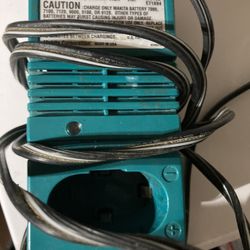 Makita Charger