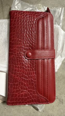 New wholesale women’s wallet, card holder, business card holder, and clutch — a high-end, fashionable leather accessory.