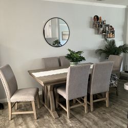 Dining Room Table 