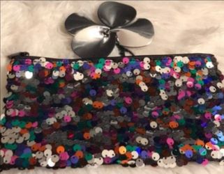 MAC Cosmetics Shiny Clutch Make-up Bag