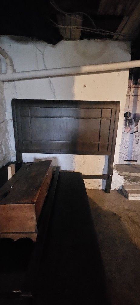 Queen Size Bed Frane With Drawers