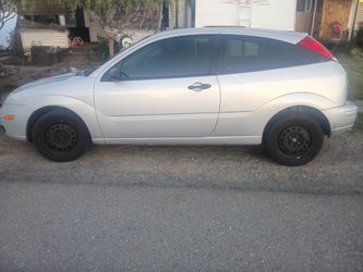 2005 Ford Focus ZTE Hatchback $3500 obo