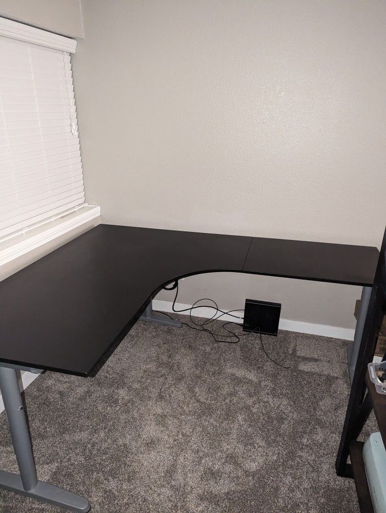 Corner Desk