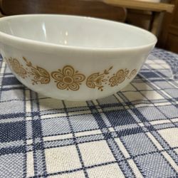 Vintage Pyrex #404 Butterfly Gold Serving Bowl