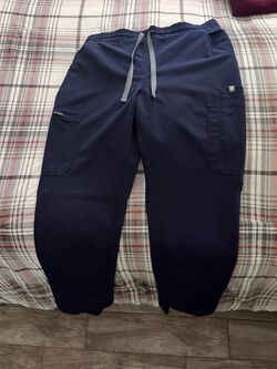 Like New Figs Yola Scrub Pants (M tall)