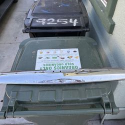 1949 - 50 Chevy  top grill bar (mustache)