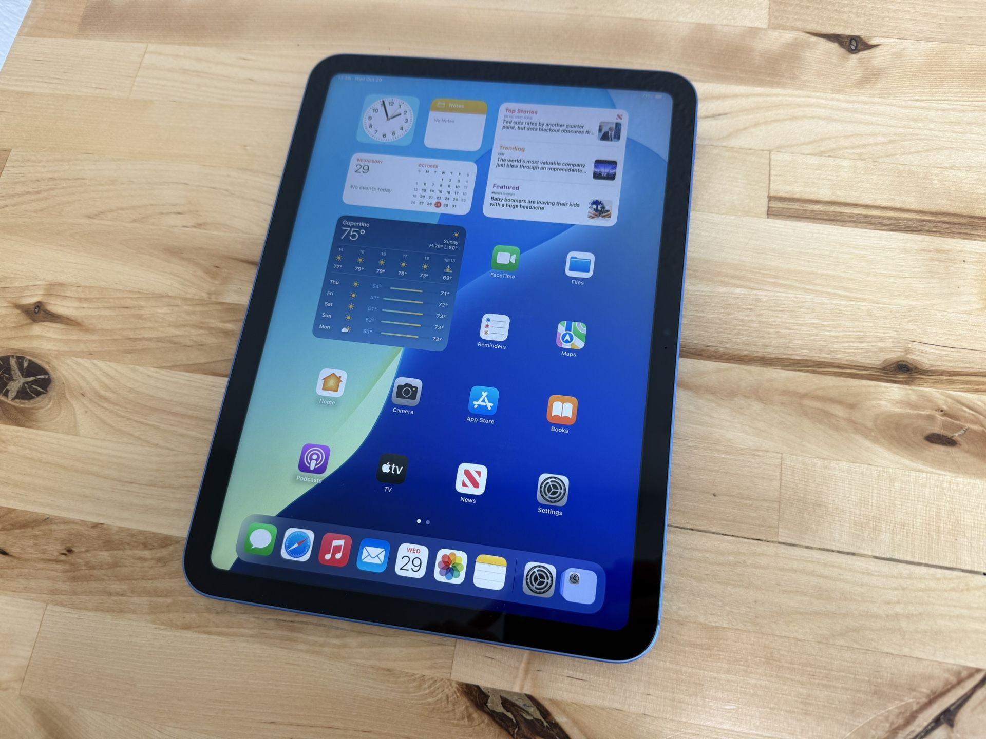 Apple iPad 10th Gen / 64GB