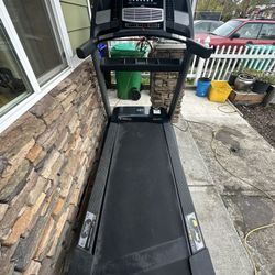 Commercial Nordictrack treadmill Elite 3700 3.5 CHP