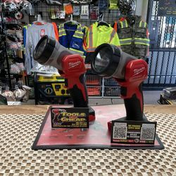 Milwaukee M18 18-Volt Lithium-Ion Cordless 100 Lumens LED Flashlight (Tool-Only)