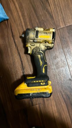 Dealt 20v brushless 1/4 in impact drill