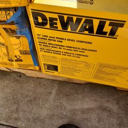 
DEWALT
15 Amp Corded 12 in. Double Bevel Sliding Compound Miter Saw, Blade Wrench and Material Clamp STORE PRICE 599$
