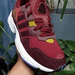 Addidas Size 5 Womens