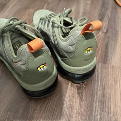 Nike Air Vapormax Plus Olive trainers in good condition size 7.5