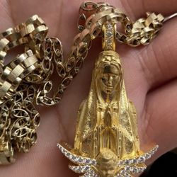 18k Gold Virgin Mary 