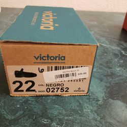 New Victoria Shoes Size 6child