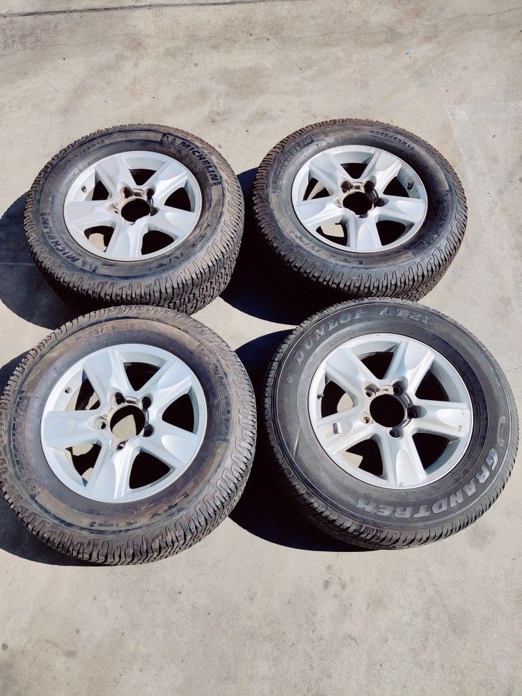 18" Toyota Land Cruiser Silver OEM Wheels w/ Michelin LTX A/T2 P275/65R18 Tires