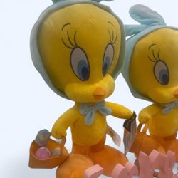 Tweety Bird Easter Greeter
