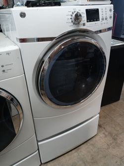 GE dryer on pedestal - Free delivery