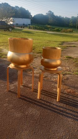 New gold rippled top garden planter's 100
