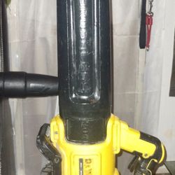 DeWalt Cordless Leaf Blower