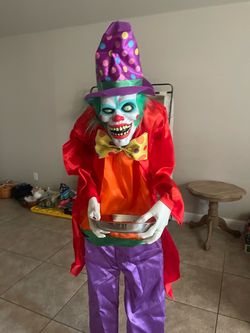 Haunted Hill Farm 5.9 ft Animatronic Clown Halloween Decoration