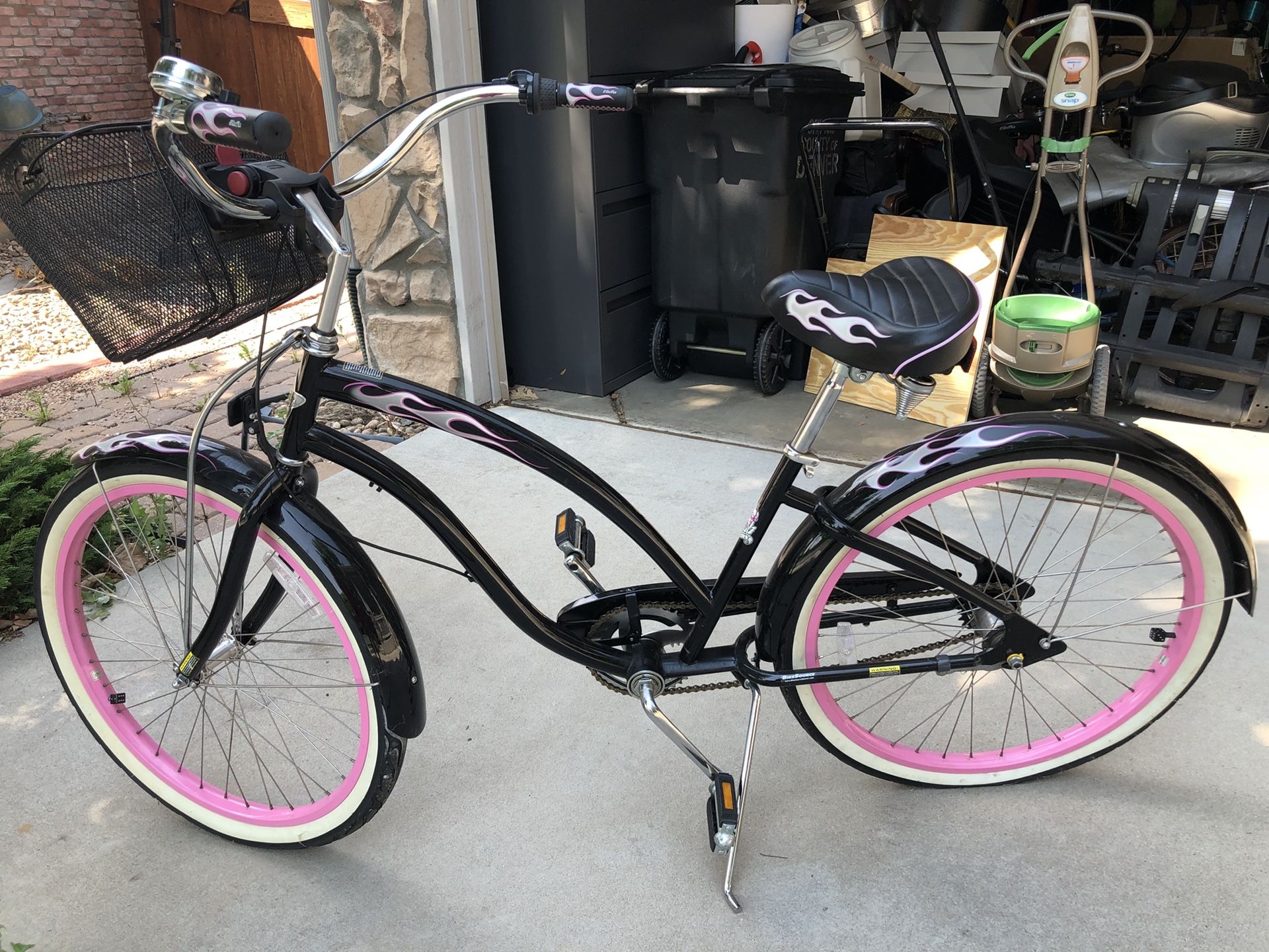 Electra Black Betty Cruiser Bicycle adult 26” for Sale in Denver, CO