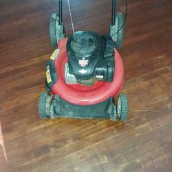 Yard Machine Lawnmower 