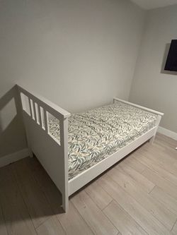 Twin bed