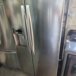 Kenmore Stainless Steel Counter Depth Side By Side Refrigerator 36" Wide 