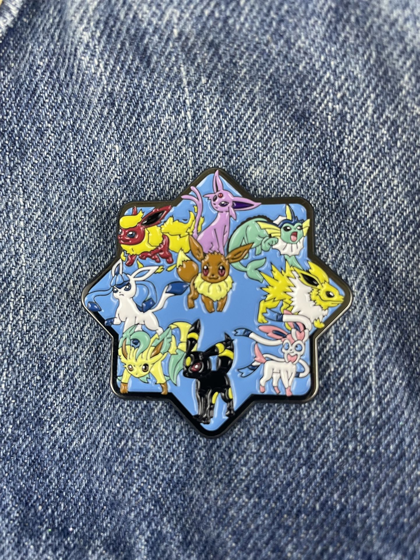 Eeveeloution Enamel Pin 