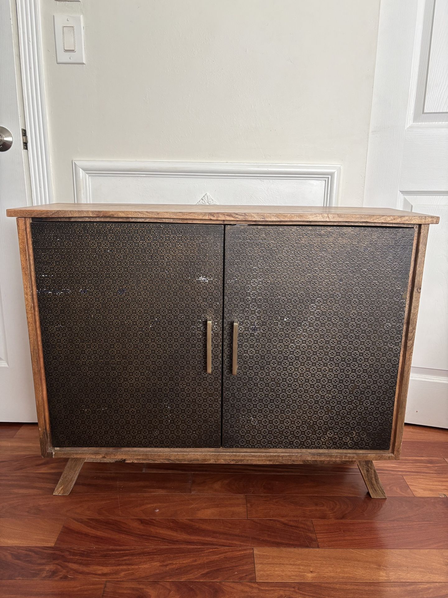 Side Board With Pattern Doors