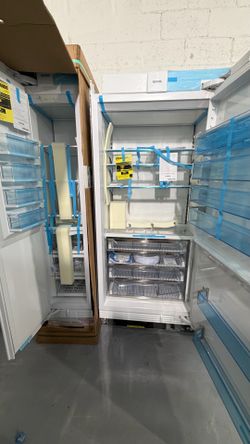 🔥 Sub-Zero 54” Built-In Refrigerator & Freezer Column Set – 20% OFF MSRP 🔥  Brand: Sub-Zero Configuration: 54” Built-In Column Set  * 36” Refrigerat