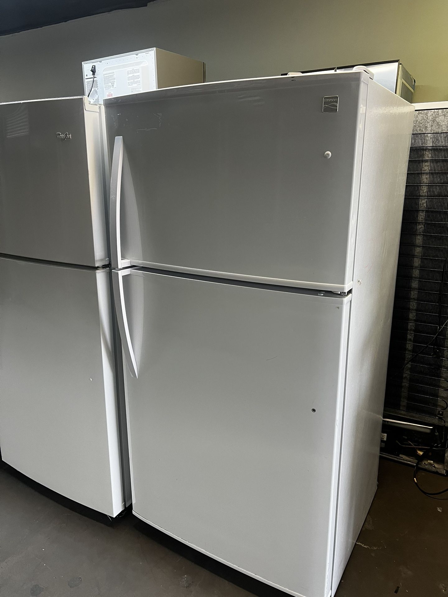 Kenmore Top Freezer Gloss White Refrigerator Apartment Size