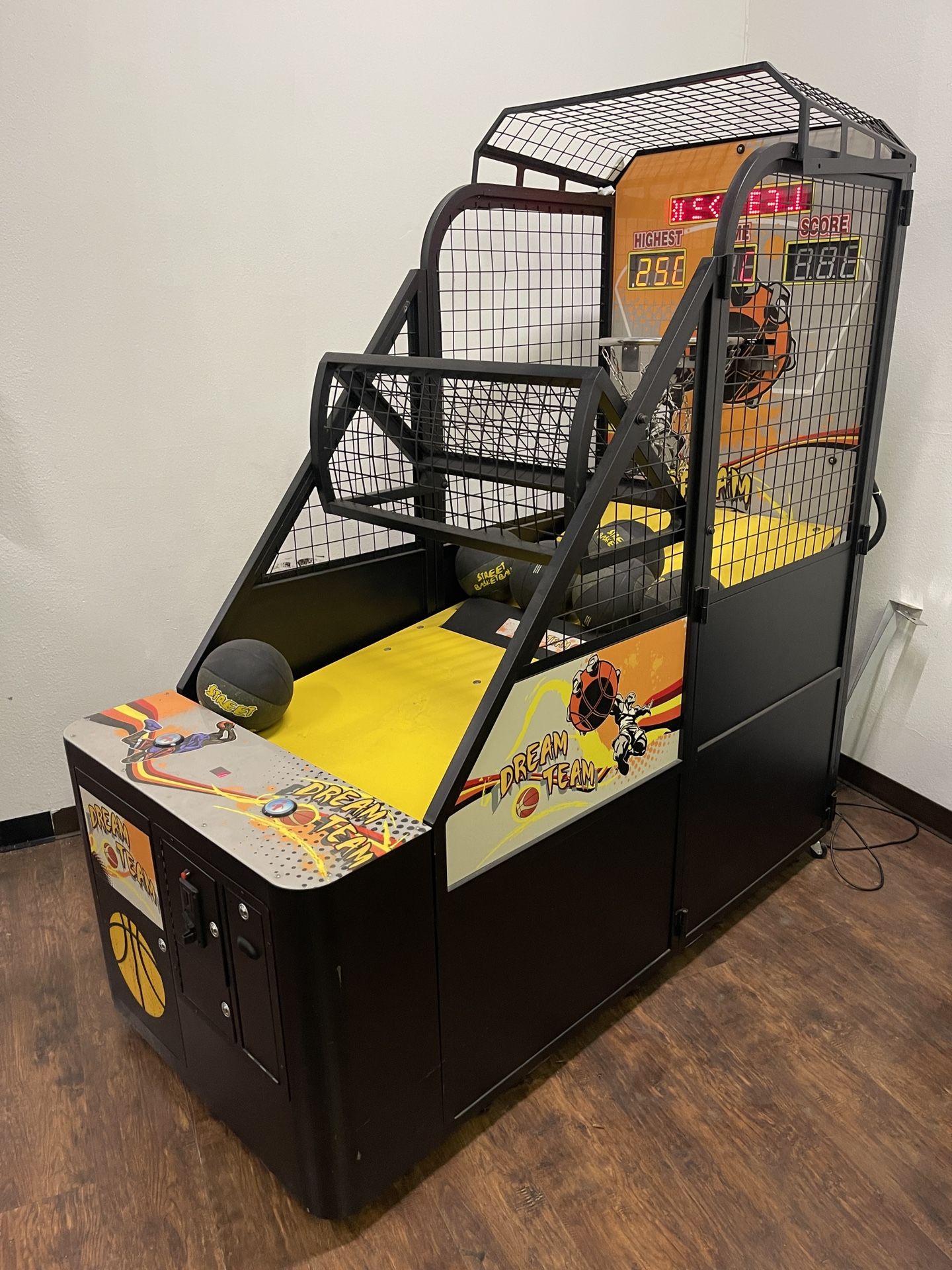Dream Team Coin Operated Basketball Arcade Game