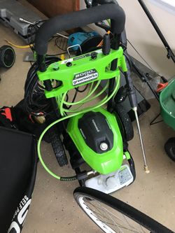 Greenworks 2000 Psi pressure wash