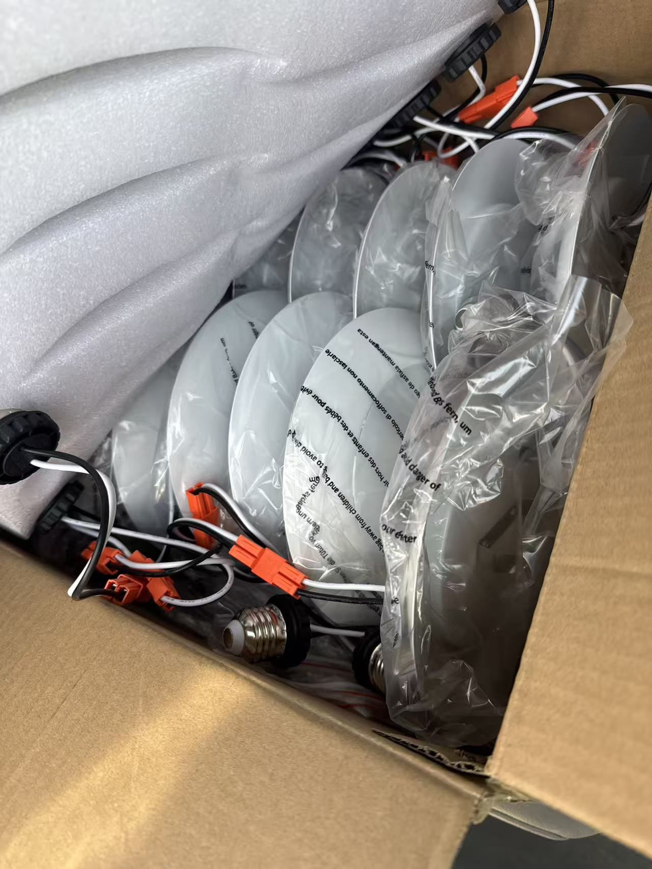 LED lights, recessed lights, ceiling lights, downlights, can lights, retrofit light, dimmable LED, 6 inch, home lighting, energy saving, new, clearanc