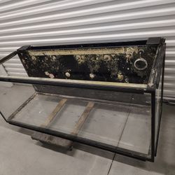 REDSEA S650 184 GALLON GLASS AQUARIUM WITH ALUMINUM STAND CASH ONLY NO TRADES 