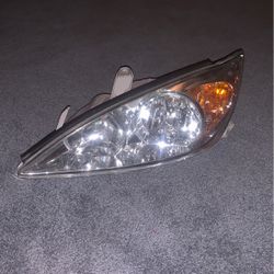 2003 Toyota Camry LE Front Left Headlight