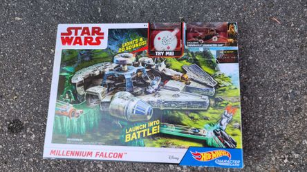 2017 Hot Wheels Star Wars Millennium Falcon Truck Toy