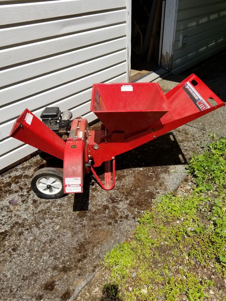 **** PRICE REDUCED **** MTD 5 hp. CHIPPER/ SHREDDER $200