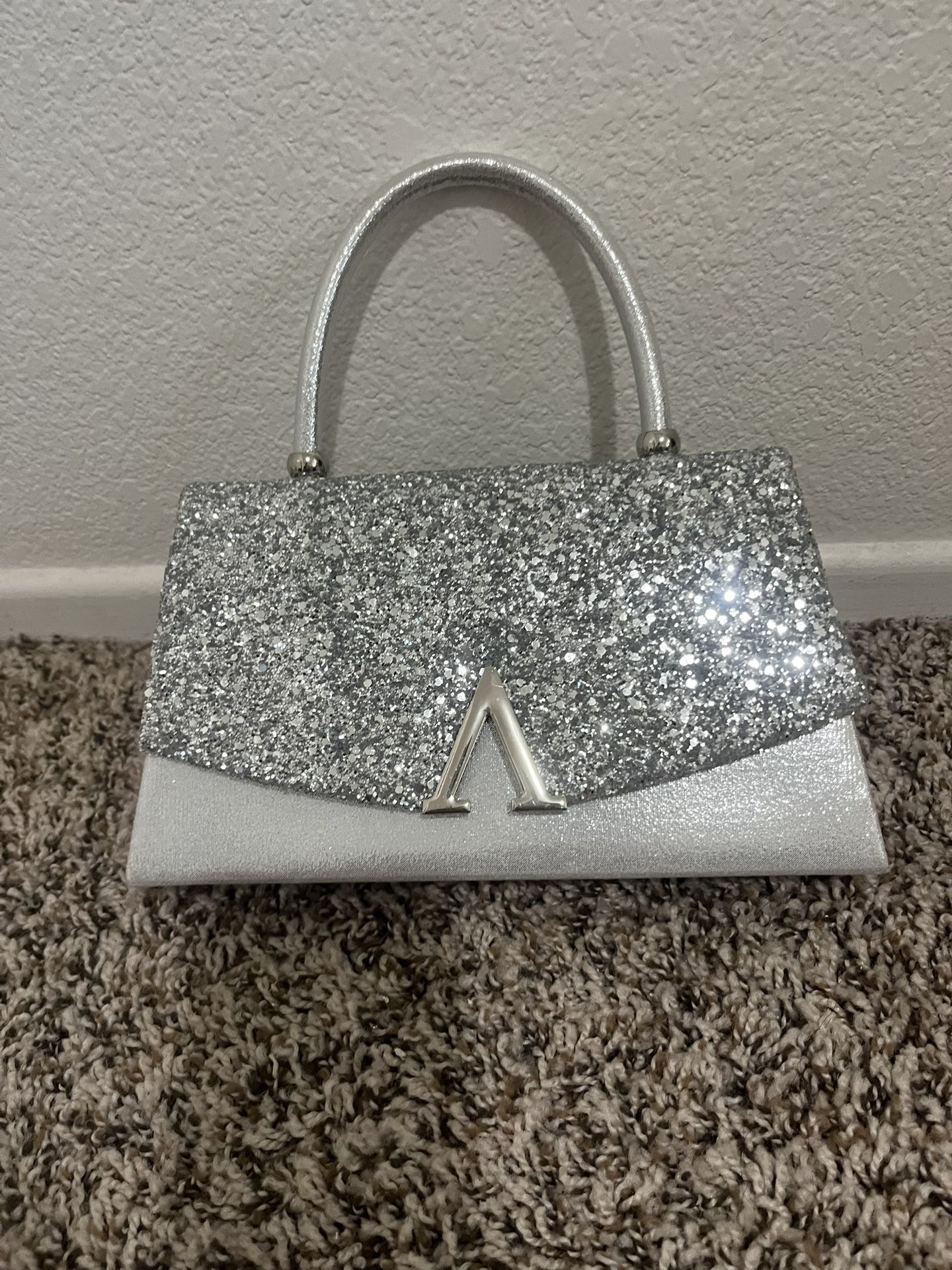 ladies' handbag for a formal evening