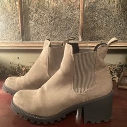 9 Women’s Rue 21 etc! Boots