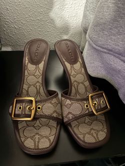 kitten heels