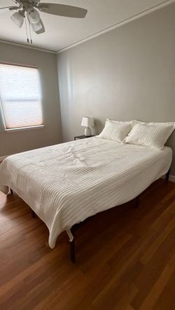 Serta Mattress and Frame Queen- Excellent