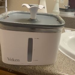 veken water fountain for cats or dogs