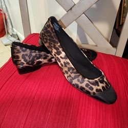 Anne Klein Flats (NEW))